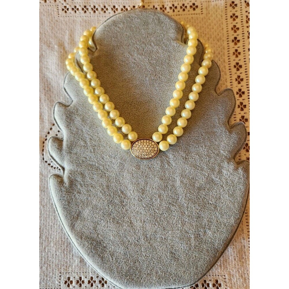 Avon President's Recogition PEARLESQUE NECKLACE - CHOKER 2005